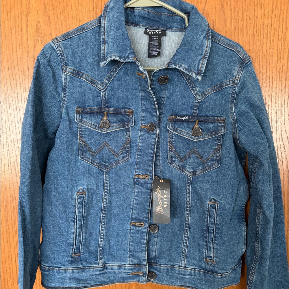 Wrangler Retro Women’s Classic Blue Jean Jacket—NWT